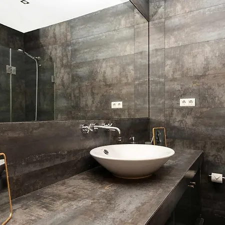 Typical Portuguese In Sao Bento Apartament *