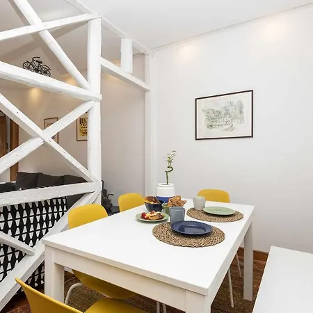 Typical Portuguese In Sao Bento Apartment