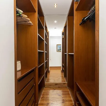 Typical Portuguese In Sao Bento Apartment *